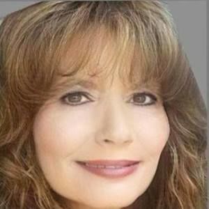 Meet your Posher, Della